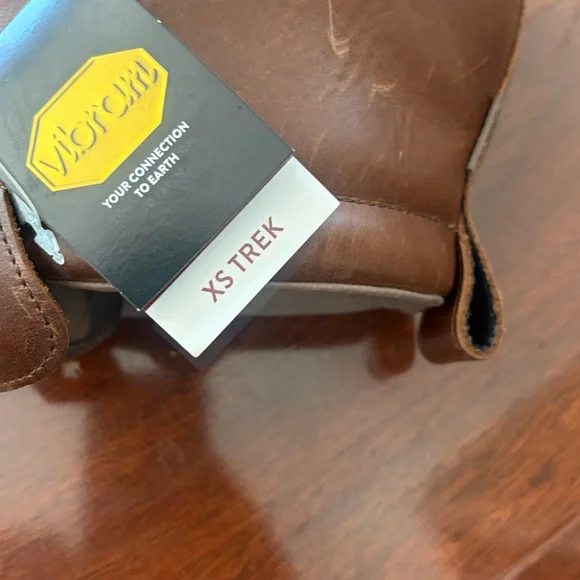 Eddie Bauer Brown Leather Boots with Green Laces - Picture 3 of 6